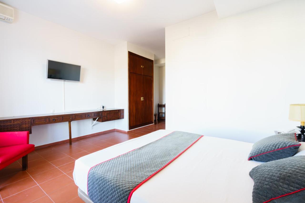 Venta Del Alto Hotel Las Cumbres By Vivere Stays Эль-Гарробо Экстерьер фото